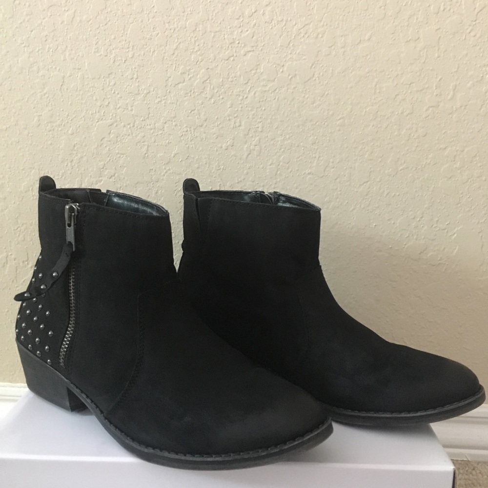 ❗️sonoma studded booties